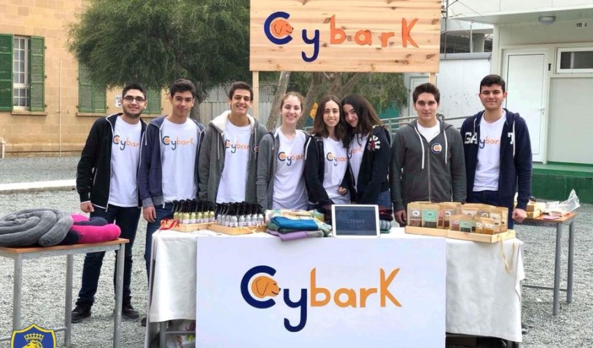 The English School Junior Achievement Team CyBark event: Train your dog day